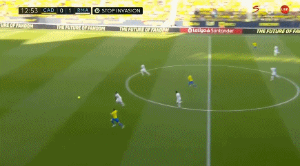 西媒披露维尼修斯被换下时言论：他没吹哨判罚点球，是因为我（西媒曝维尼修斯下场时自述：裁判未判点球，是冲我来的）