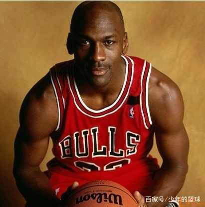 本轮欧冠最佳阵容：诺伊尔、福登、奥斯梅恩、梅里诺在列（欧冠本轮最佳阵容出炉：诺伊尔、福登、奥斯梅恩、梅里诺入围）