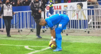 德甲前瞻：拜仁欧冠失利后德甲必须获胜，圣保利已遭遇8连败（德甲前瞻：欧冠受挫后拜仁急需三分，圣保利苦吞八连败）