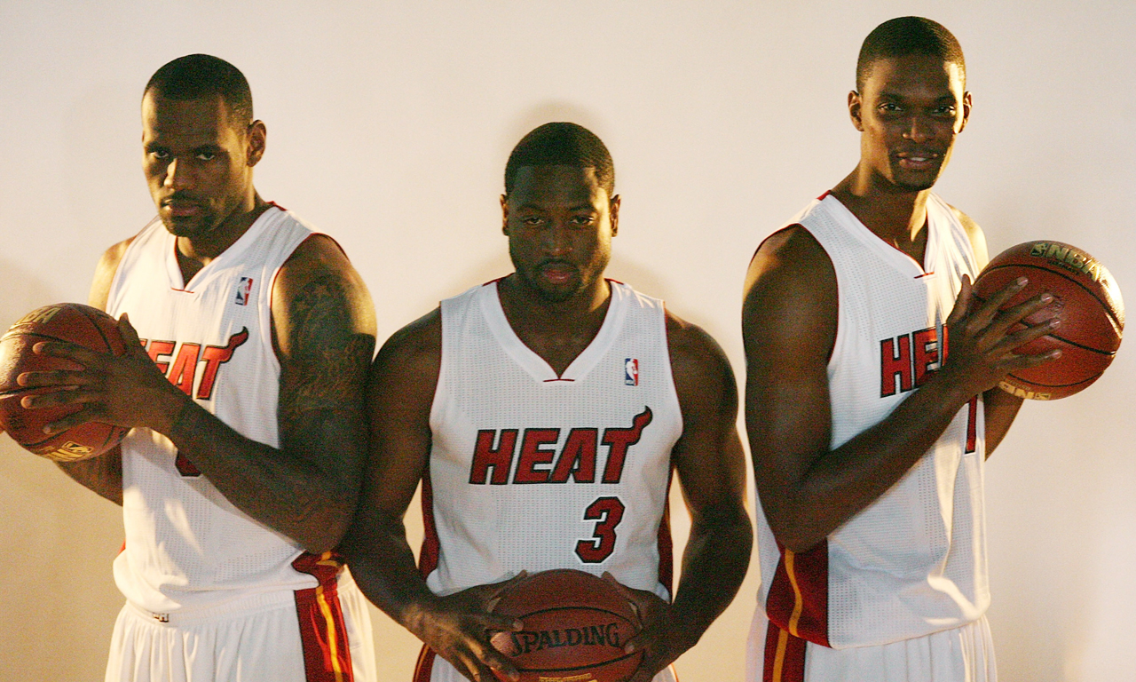 19岁212天，麦利是纽卡队史第二年轻在英超单场传射的球员（19岁212天的麦利成为纽卡史上在英超单场完成传射的第二年轻球员）