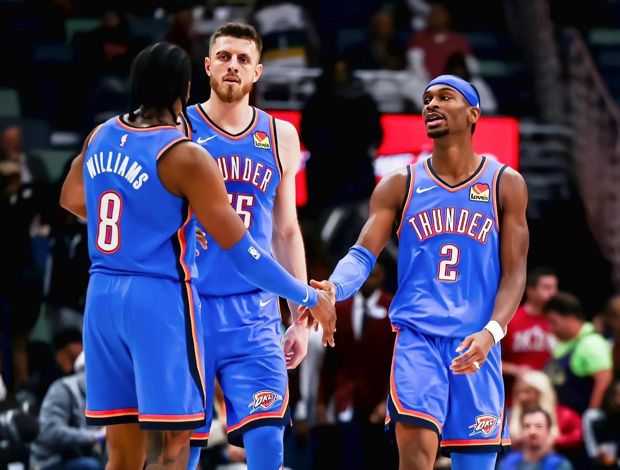 世体：安东尼脚踝遭遇轻微扭伤，但预计可对阵巴萨（世体：安东尼脚踝轻度扭伤，预计仍可出战巴萨）