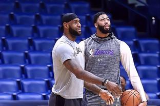 德劳伦蒂斯：在我们这个破主场里，一场只能赚300万欧（德劳伦蒂斯抱怨主场收入：每场仅300万欧）