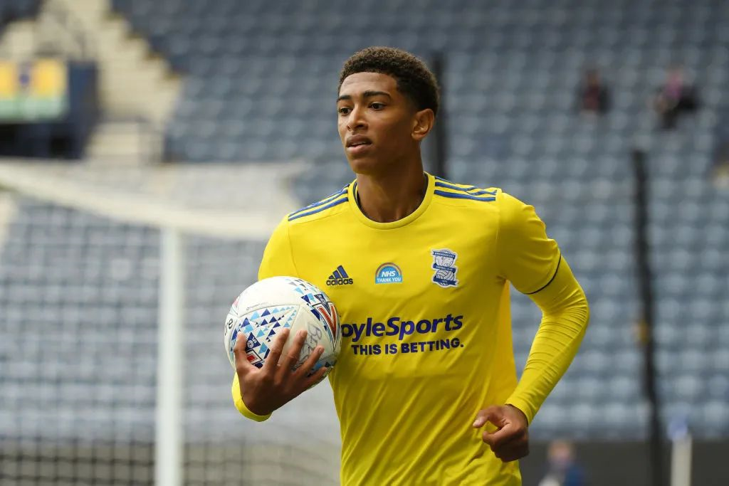 相当炸裂！44岁的小罗就要当爷爷了！（44岁的小罗即将升级当爷爷！）