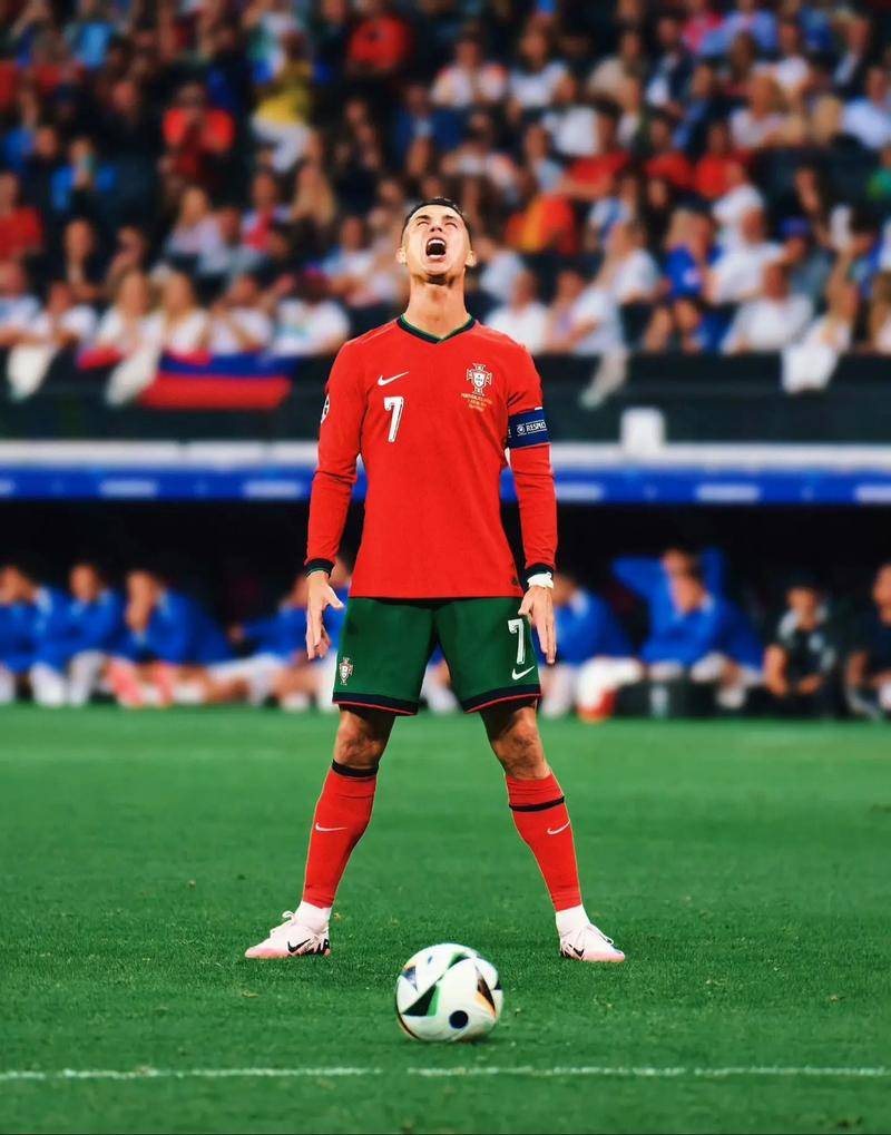 上海海港火力全开豪取三连胜（上海海港攻势如虹，连下三城）