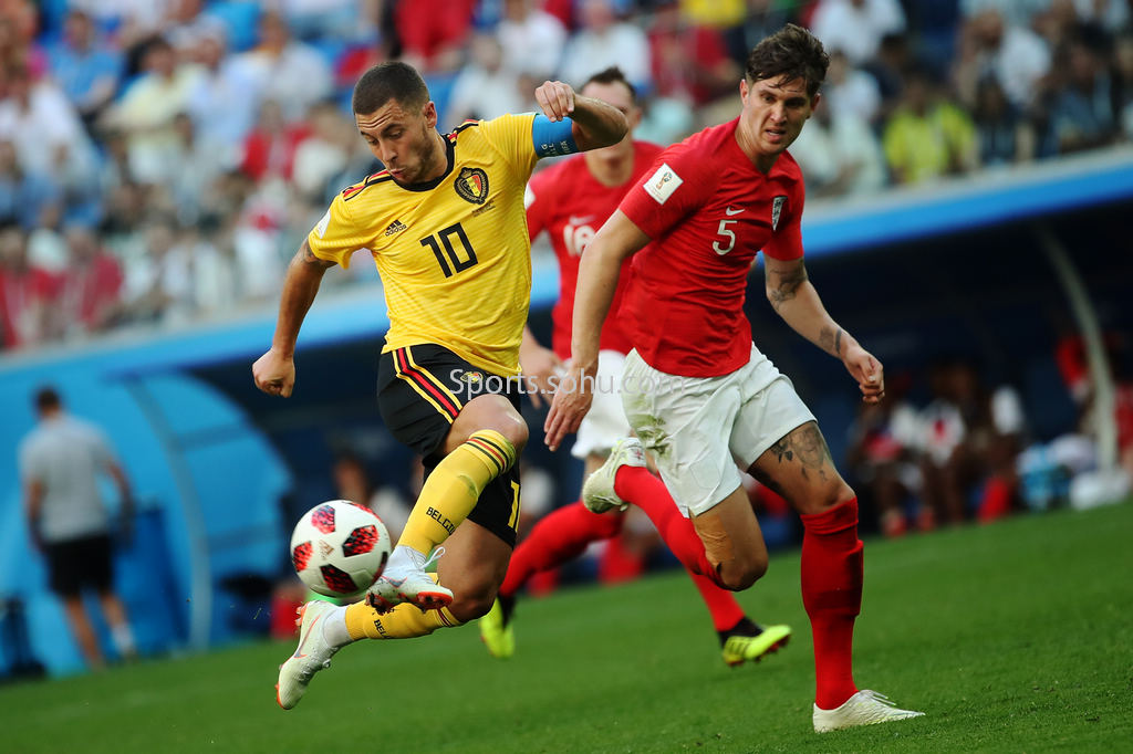 达万庆祝足协杯夺冠：我无比开心能实现这个将永存于心的梦想（足协杯夺冠后，达万：圆了一个将永铭于心的梦想，我欣喜万分）