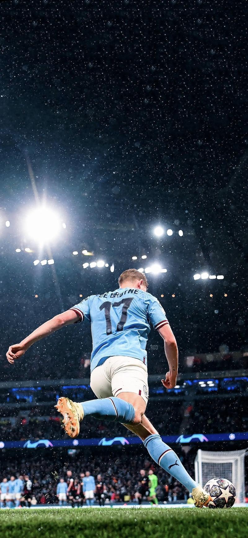 欧冠92年改制后戴帽数前10：梅西、C罗8次第1，姆巴佩5次第4（1992年欧冠改制以来帽子戏法前十：梅西与C罗各8次并列第1，姆巴佩5次第4）