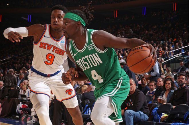 胡明轩拿下26分错失绝杀，澳大利亚全队安慰胡明轩（砍下26分却绝杀不进，胡明轩赛后获澳大利亚队集体安慰）