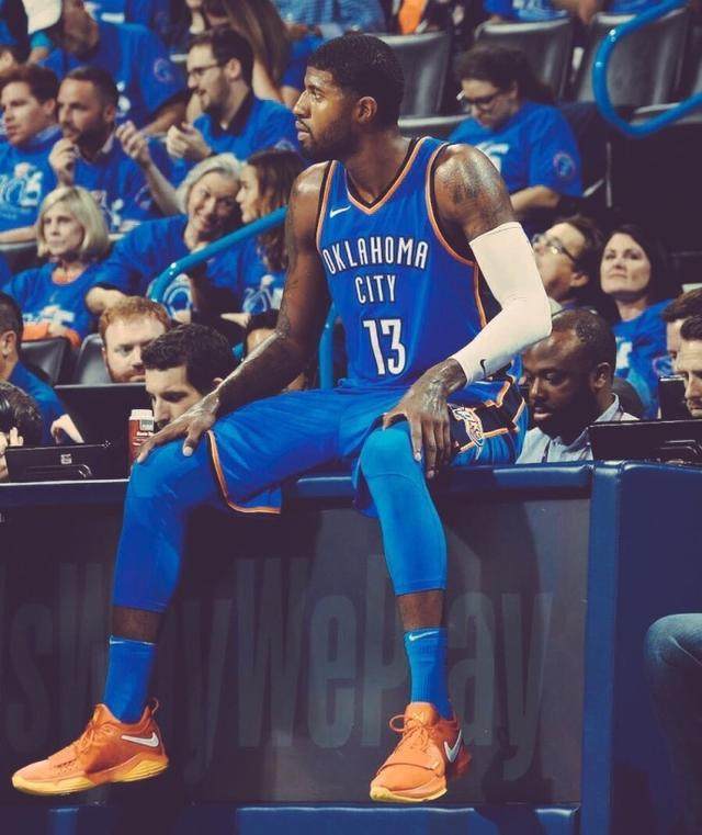 那不勒斯再遭打击！拉赫马尼、霍伊伦本轮联赛双双受伤离场（那不勒斯雪上加霜：拉赫马尼与霍伊伦本轮联赛接连伤退）