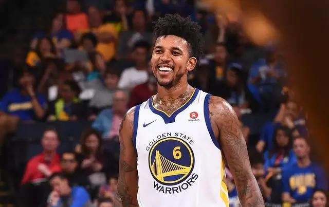 迪马济奥：加蒂被确诊为右膝半月板撕裂，至少缺阵一个月（迪马济奥：加蒂右膝半月板撕裂，预计至少缺席一个月）