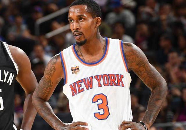 皇家社会迎战吉罗纳：一场关乎生死的西甲保级之战（西甲保级生死战：皇家社会对阵吉罗纳）