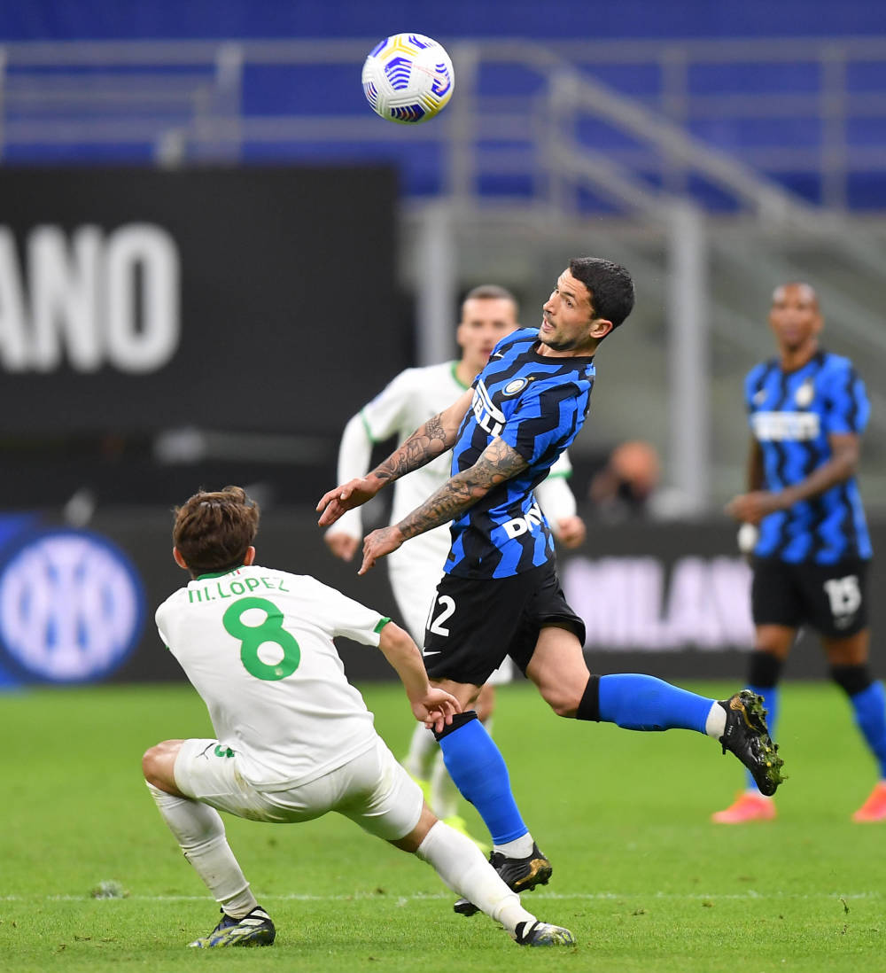 卡拉布里亚：去希腊后米兰的比赛我每场都看，一场都没落下（卡拉布里亚：赴希腊后米兰比赛我场场追看，一场没错过）