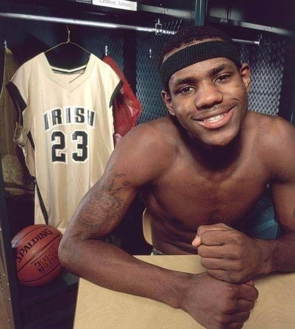 意媒：拜仁天才边锋利契纳或离队，尤文和米兰等队有意争夺（意媒：拜仁新星边锋利契纳或将离队，尤文米兰等队有意竞逐）